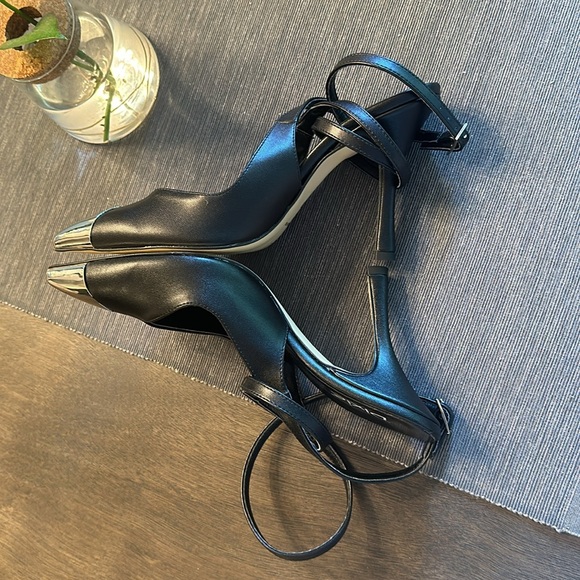 Cute toe capped strappy heels - Picture 3 of 5